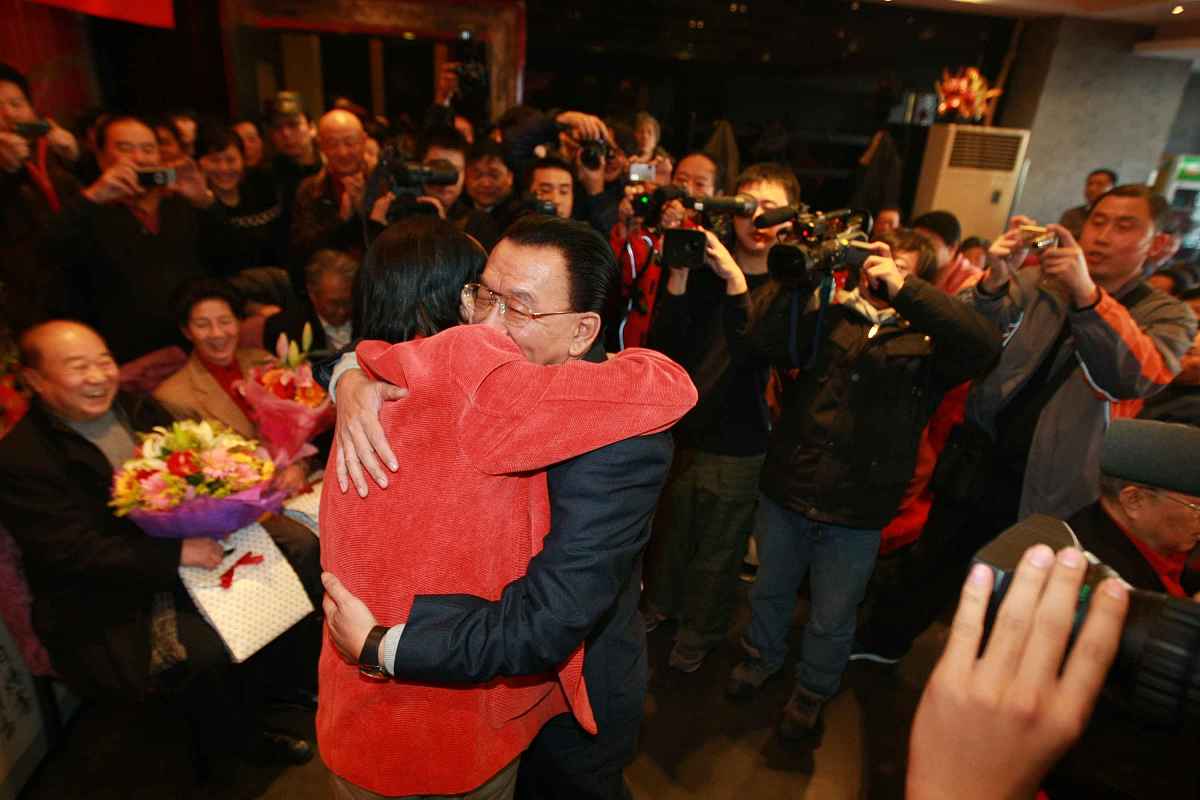 (!!摄影师要求网站可按日常价格下载,其他媒体报纸,周刊,杂志不低于20