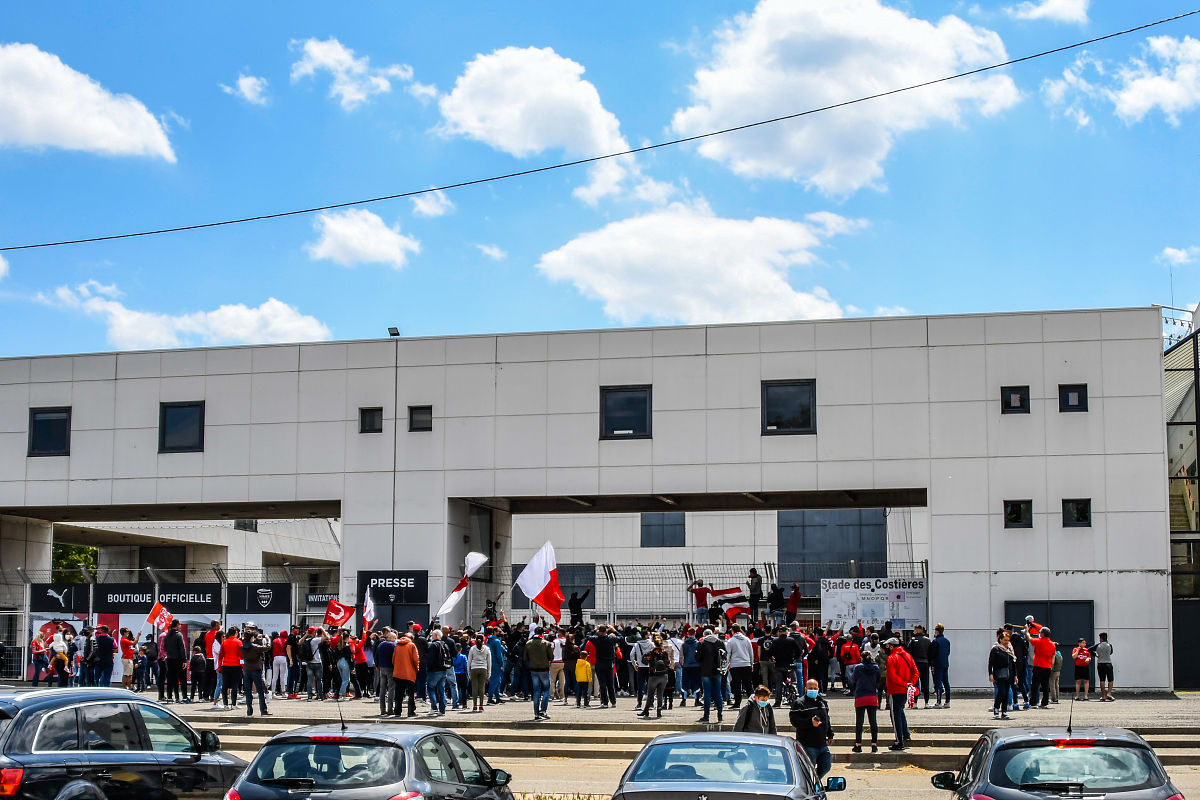 西安利君医药技工学校医药物流有前途吗？需满足哪些招生条件