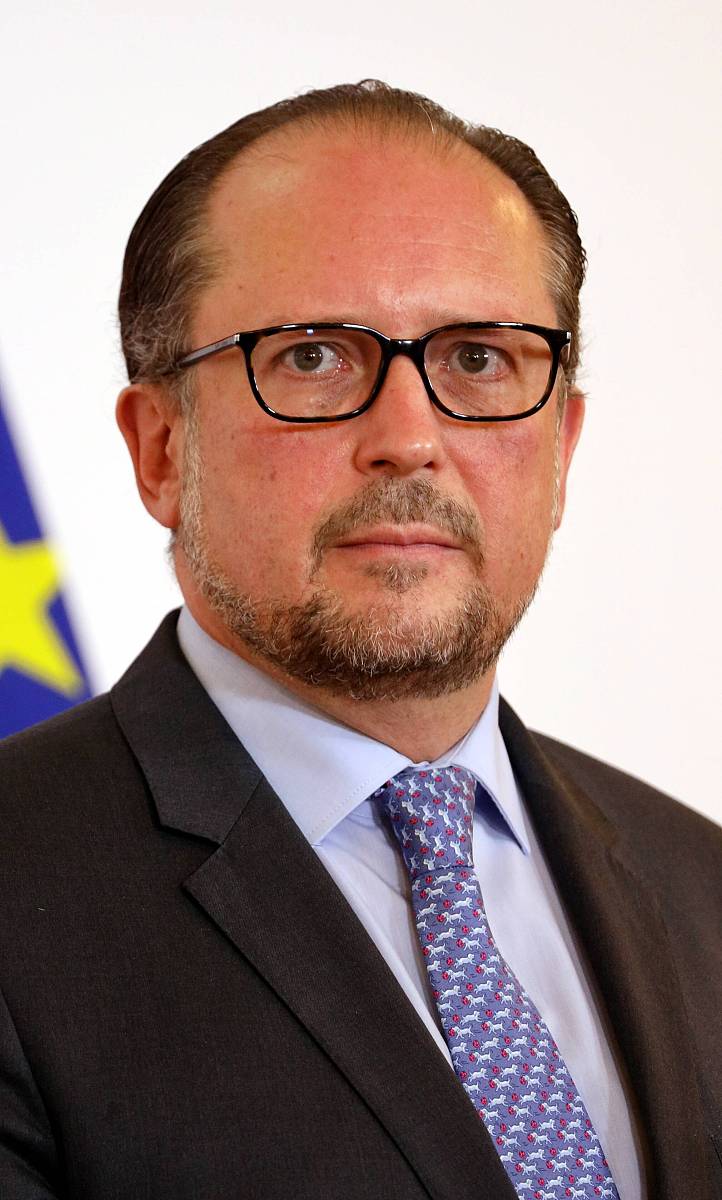 英文翻译中文英文原文：where false positive FP is the number of detected falsetargets true positive TP is the number of detected truetargets P is the total number of real targets and N is thetotal number of pixel