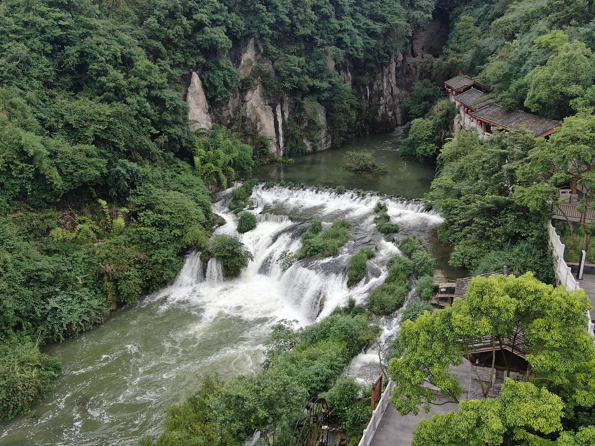 贵州赤水佛光岩：避暑胜地，感受山水温柔
