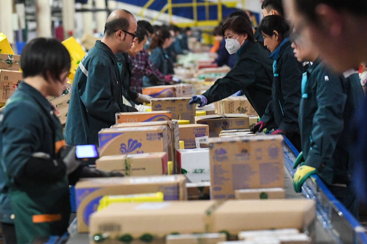 干线机场暑运旺季保障过程中机坪装卸工和分拣员的总结报告