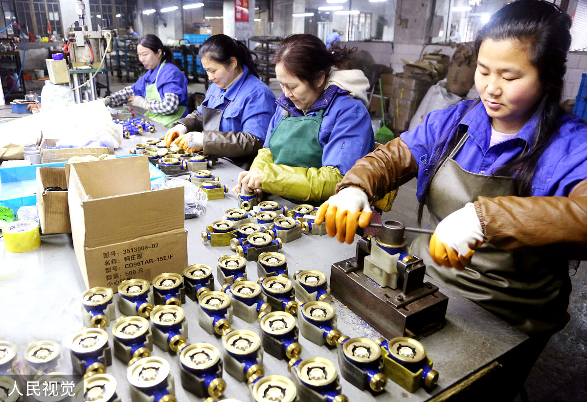 蓝领工人薪水超白领将成趋势 贵阳学汽修成热门