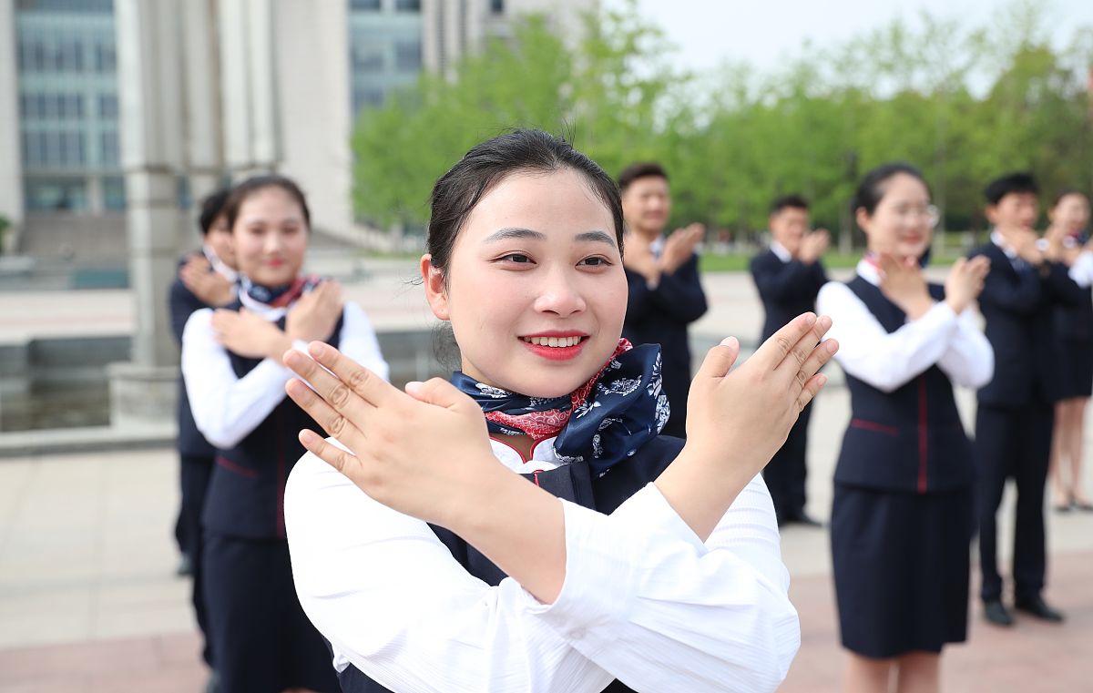 遵义南方白酒中等专业学校高速铁路客运乘务专业好不好学
