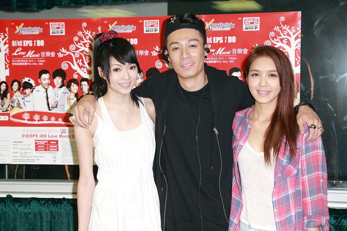 2013年8月7日,香港,明星现身"a team studio"音乐会彩排.官恩娜 , 连