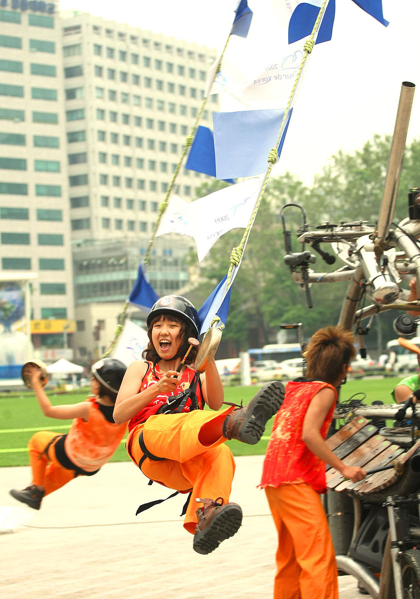 2009年5月17日,韩国首尔,"tiur de korea 2009"移动音乐会活动举行,艺