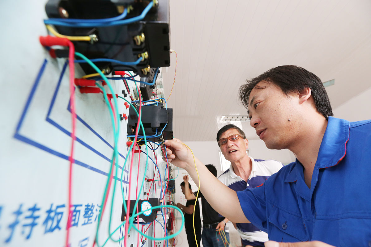 贵州哪些高校开设列车服务专业？培养方向有哪些？