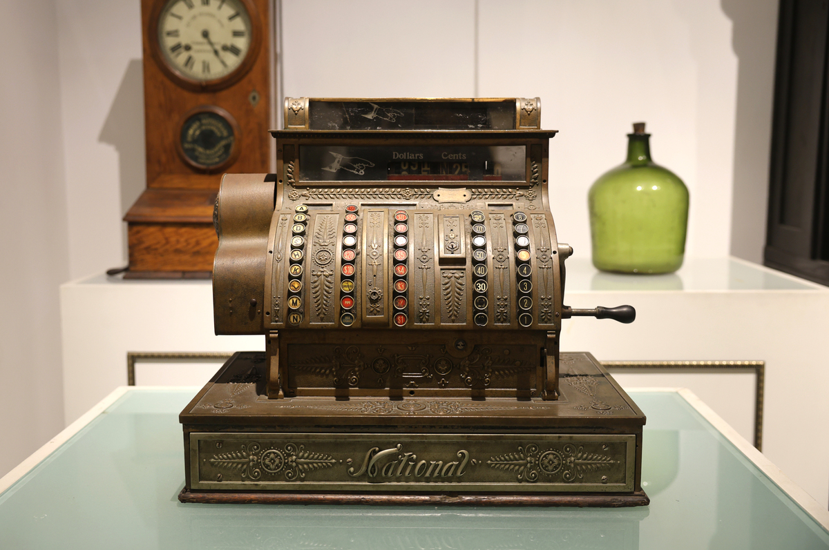 留声机历史：从爱迪生发明到现代复兴