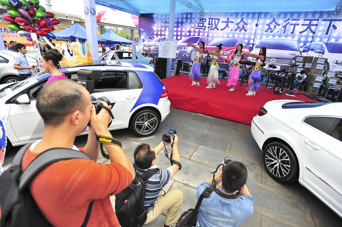 露露果仁核桃露和重庆南坪国际车展714-716的朋友圈文案