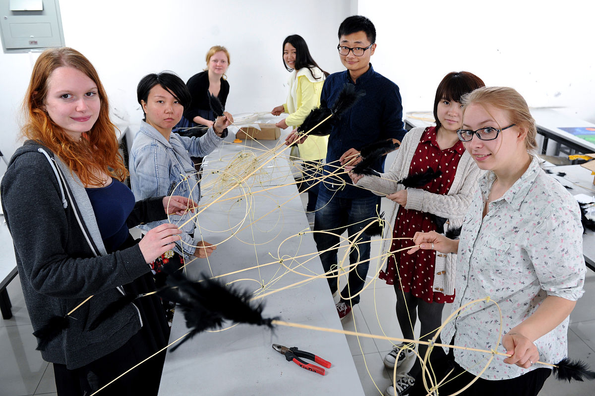 以文化艺术与社会生活为题写一篇1200字文章