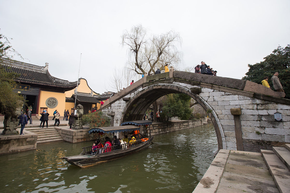 从杭州市出发去湖州南浔和无锡宜兴怎么走最合理帮我用200字详细描述