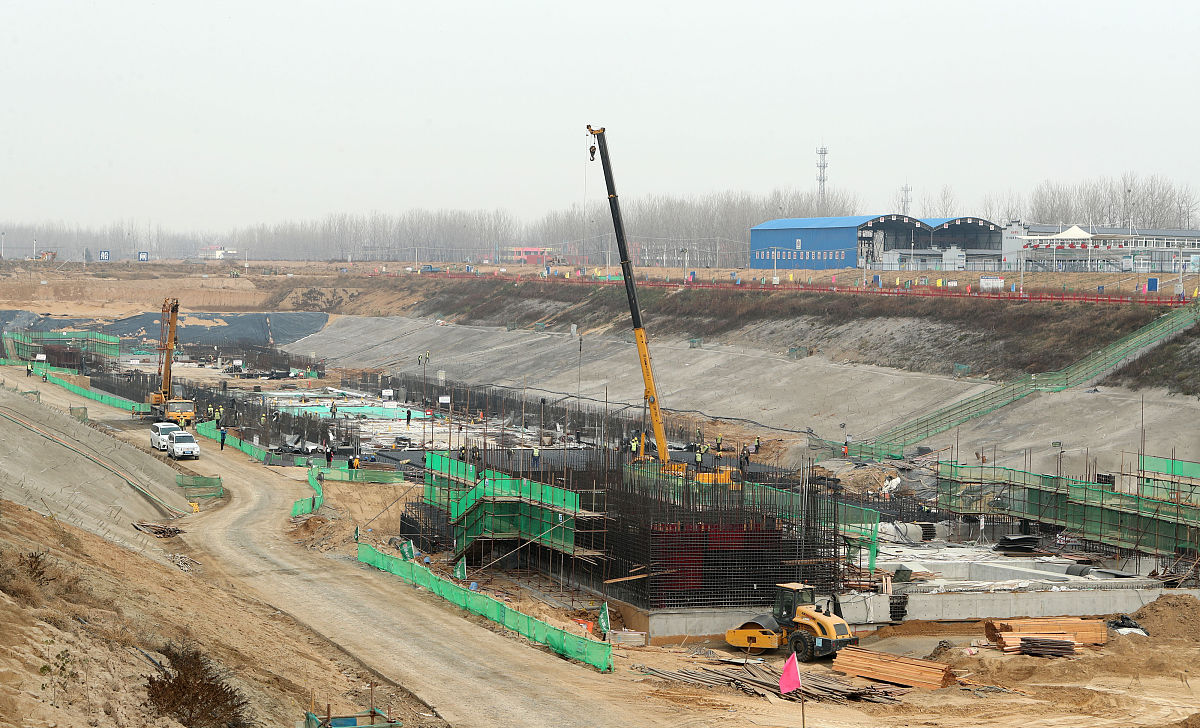 实习公司：陕西鼎鼎土石方工程有限公司实习项目：西安地铁2号线延长线土方工程实操过程：一、土方开挖放线；二、土方开挖；三、土方垃圾清运请论述这三个实操过程重点论述自己参与的实操的心得体会不少于500字。