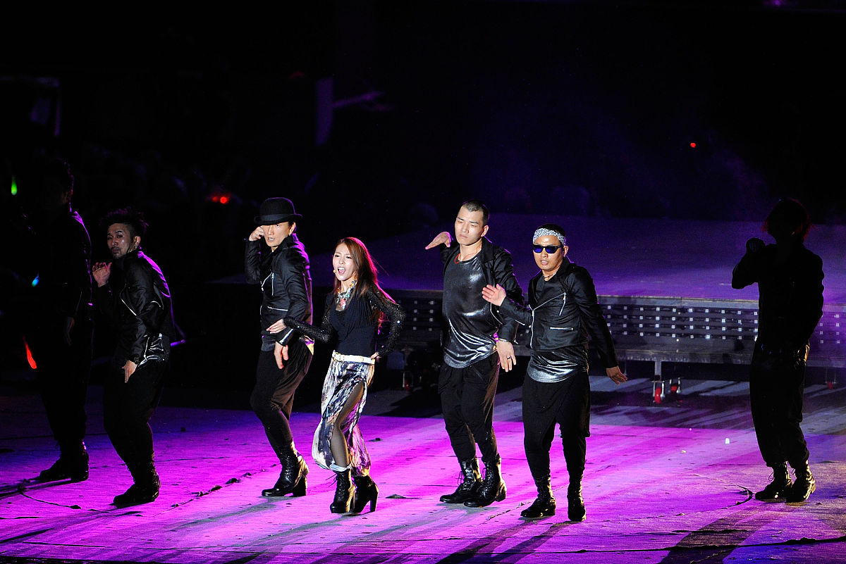 2012年8月20日讯,首尔,当地时间8月18日,sm娱乐经纪公司举行smtown li