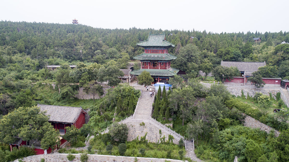 b我 b汝阳县怎么样brbchatcaict b作为河南省的一个县汝阳县具有丰富的自然和人文资源。其境内有众多的历史文化遗迹如汝南王城遗址、岳阳楼、张家界等。同时汝阳县还拥有美丽的自然环境如丹江湖、黄河湿地等。在经济方面汝阳县主要以农业和旅游业为主要产业。总体来说汝阳县是一个具有悠久历史和丰富自然人文资源的地方值得一游。brb我 b以河南汝阳县为主题写一首古诗brbchatcaict b汝阳县岳阳