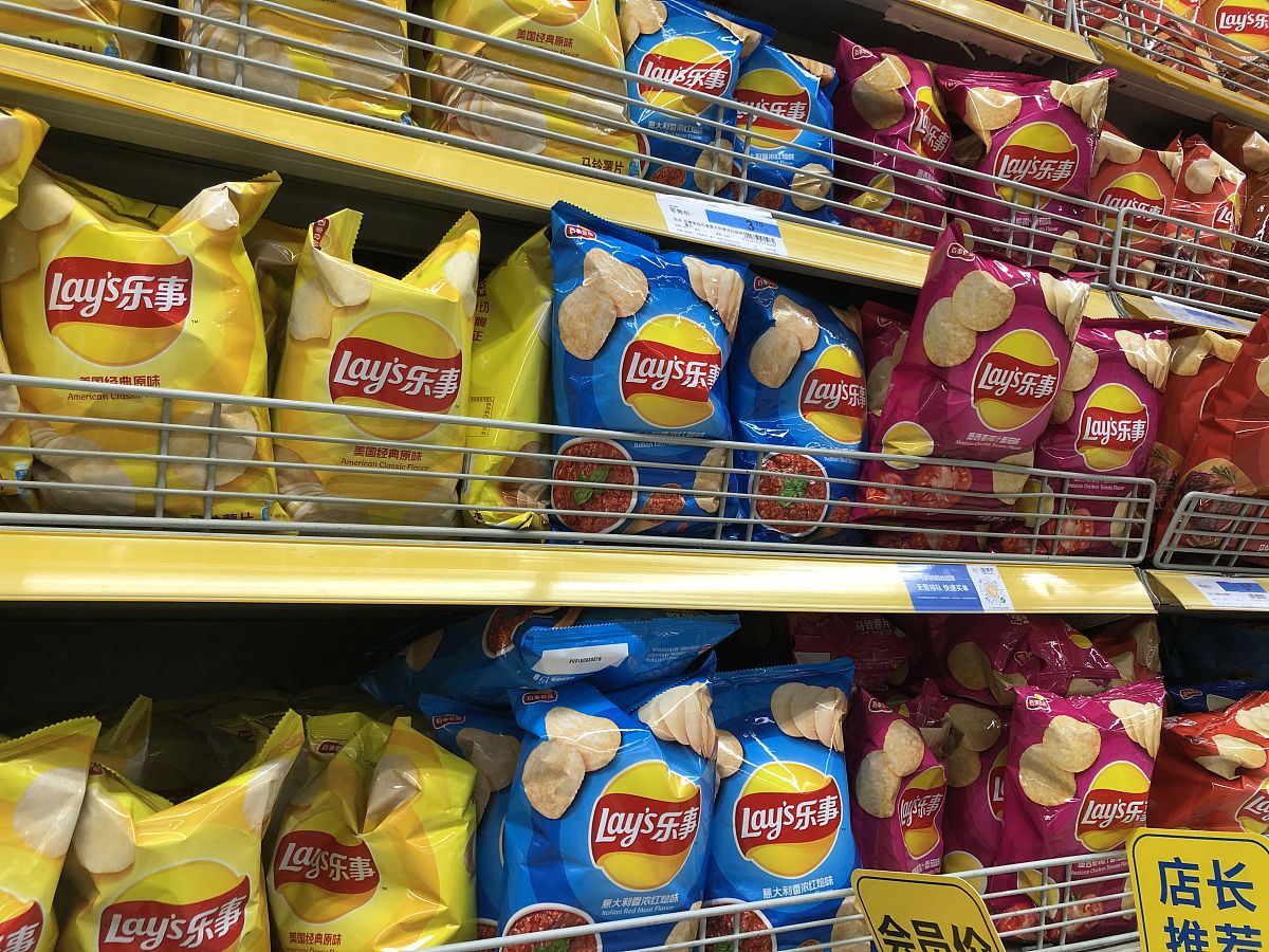 Among the trade channels the leading positions are occupied by supermarkets and superettas discounters and mini-markets each of which has a mostly 30 share in volume Traditional channels account for 2