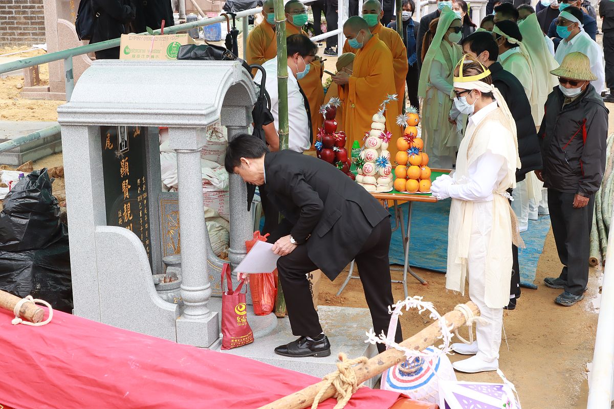 烧纸习俗：给去世的人烧纸有哪些讲究？