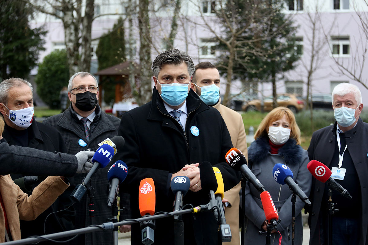 16周毕业设计指导记录表学生版 - 详细周计划及问题反馈