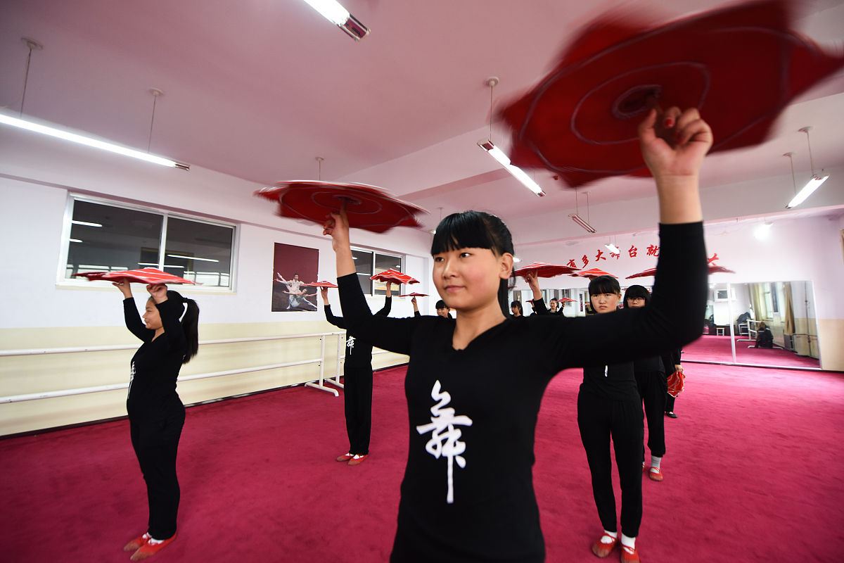 2022年初中毕业生可以报读昆明艺术职业学院吗？