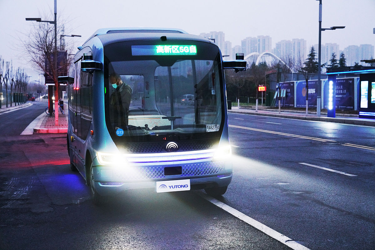 BRT与地铁对比：哪种更适合你的城市？