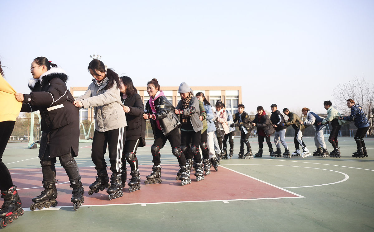 公司羽毛球比赛：团队合作精神再显光芒