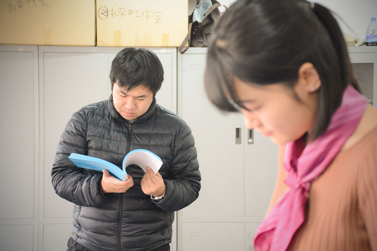 "准备考研时,也曾经怀疑过要<strong>不</strong>要坚持,"邹天馨坦言,大学生创业没有