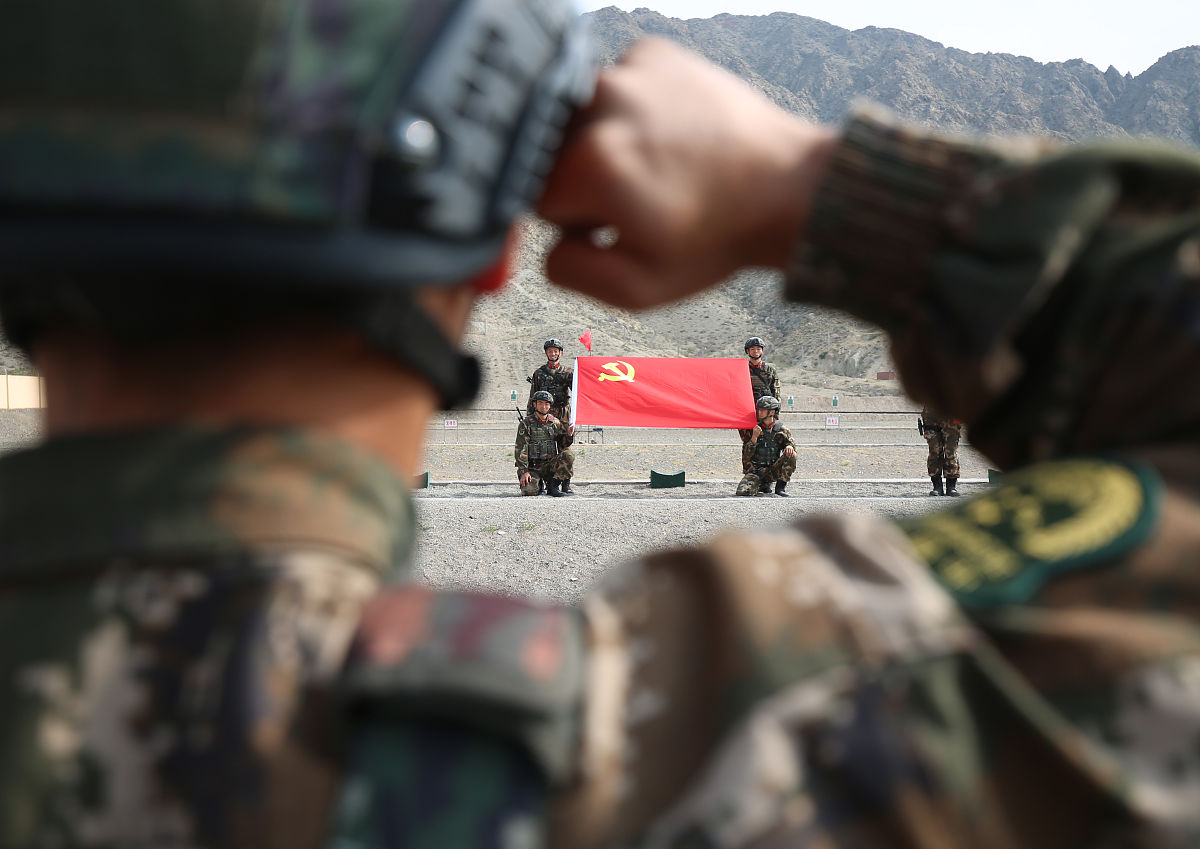 2021年4月23日,宁夏石嘴山,武警部队党史学习教育第三宣讲组成员来到