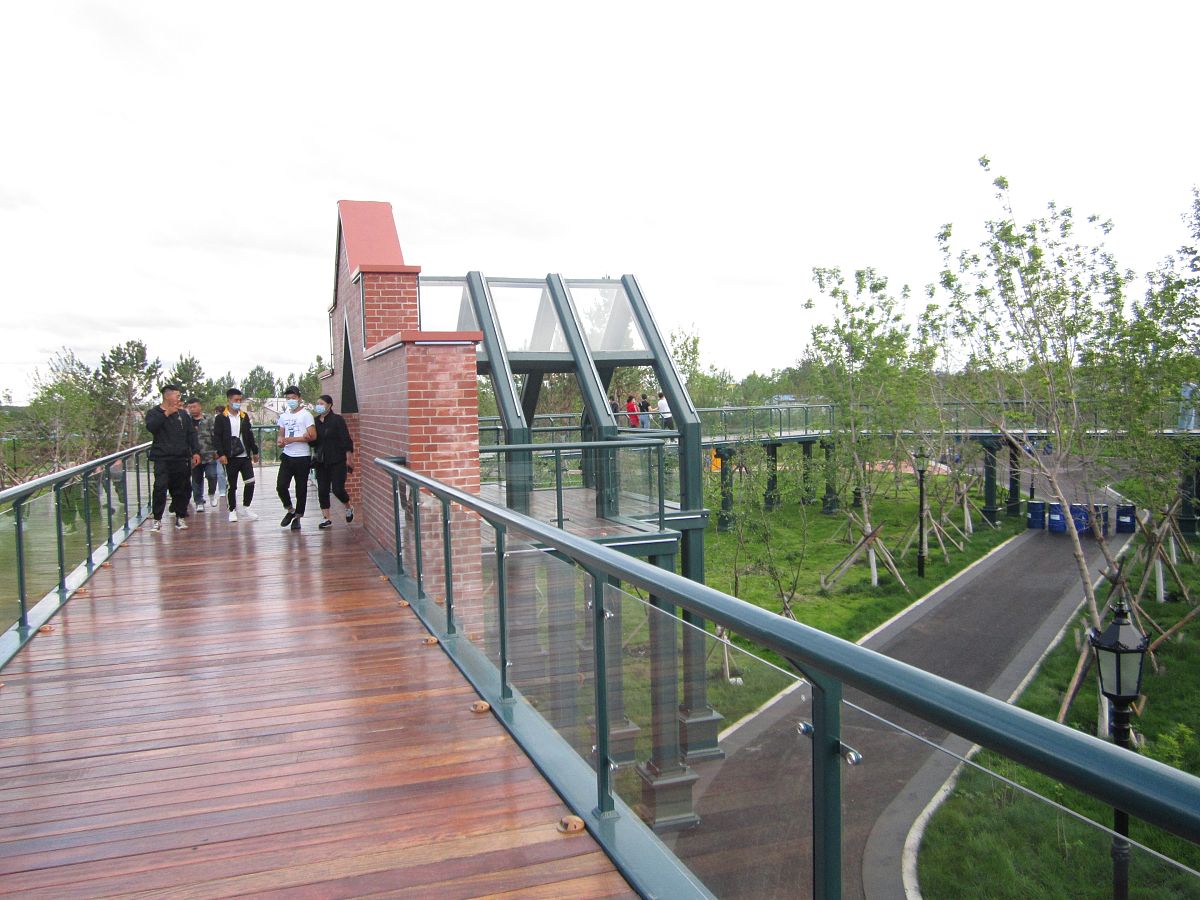 新药研发单位生日会主题：创新科技，团结一心