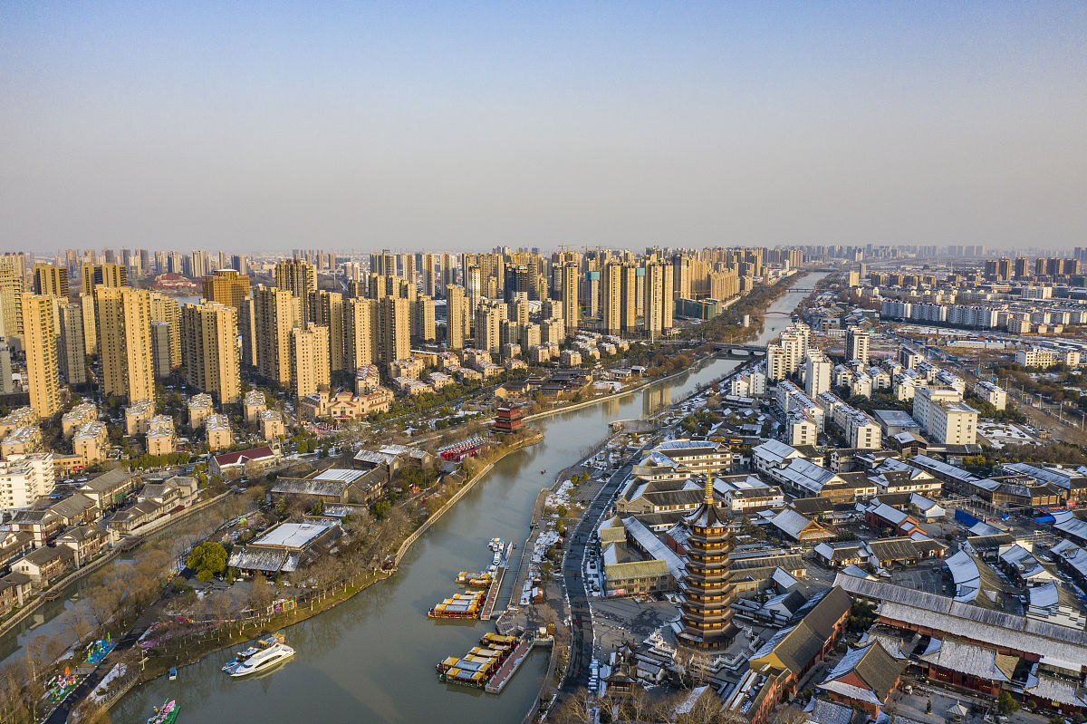 2019年2月1日,航拍雪后的江苏淮安清江浦景区.