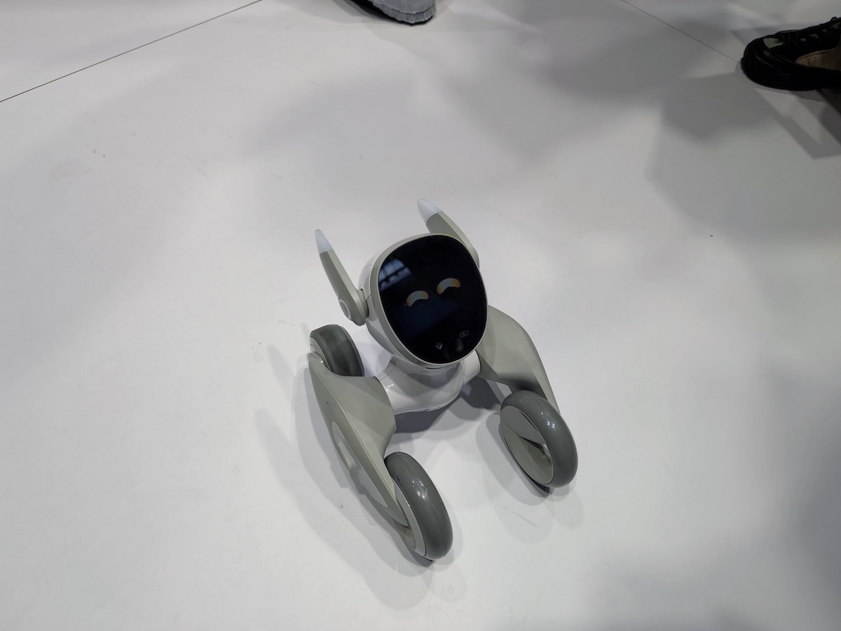 PD控制的擦玻璃机器人工业设计摘要