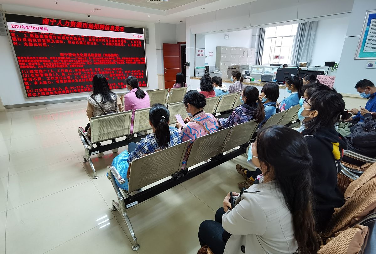 学校法制教育报告会：内容、意义与价值