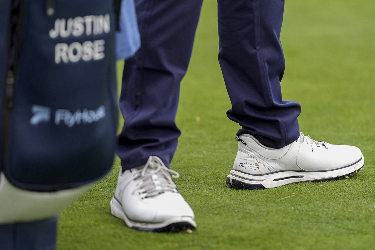 MLB BIG BALL 象牙白：时尚舒适的球鞋推荐