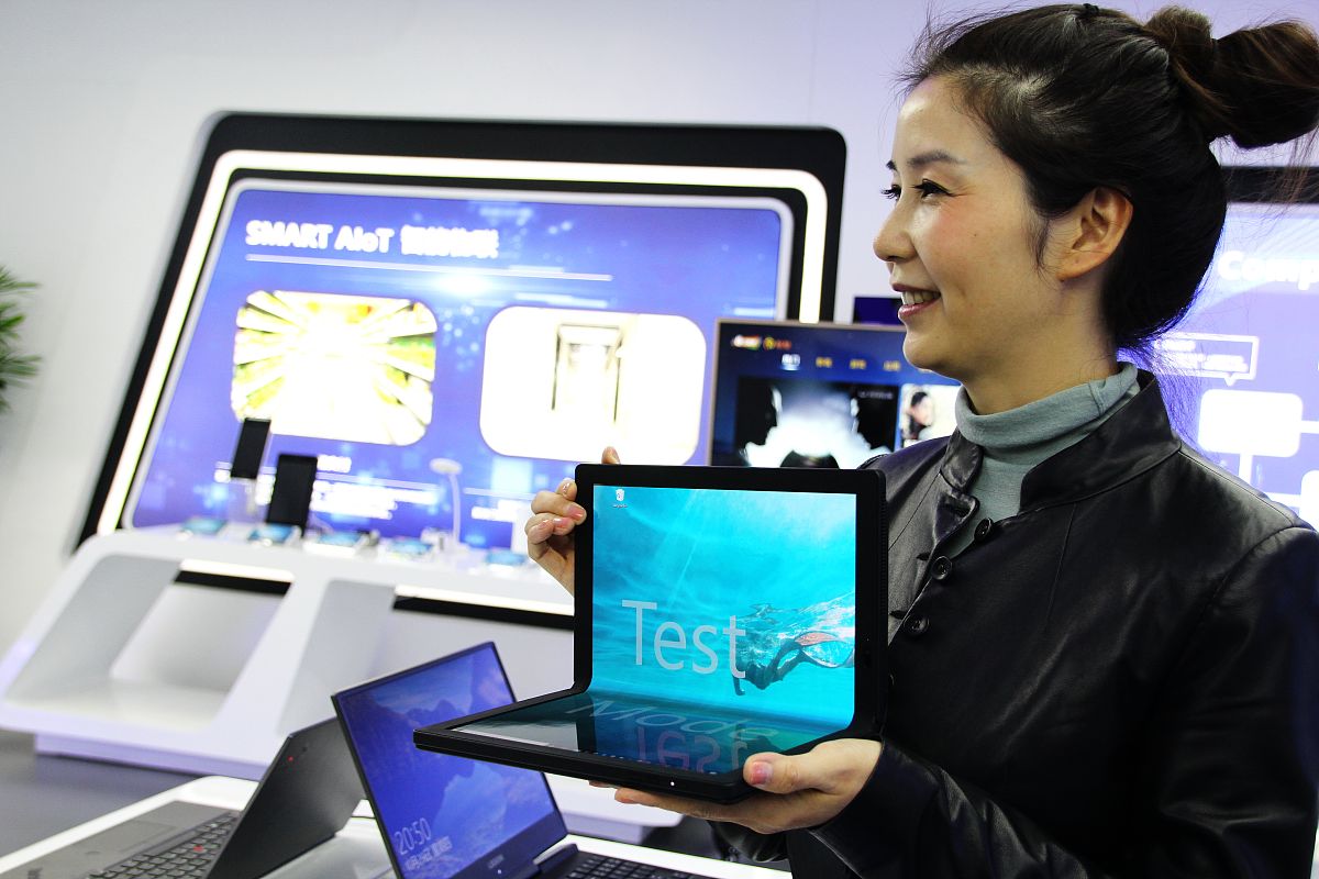 下列关于软件验收测试的合格通过准则错误的是。 1 分 A 软件需求分析说明书中定义的所有功能已全部实现性能指标全部达到要求 B 所有测试项没有残余一级、二级和三级错误 C 立项审批表、需求分析文档、设计文档和编码实现不一致 D 验收测试工件齐全