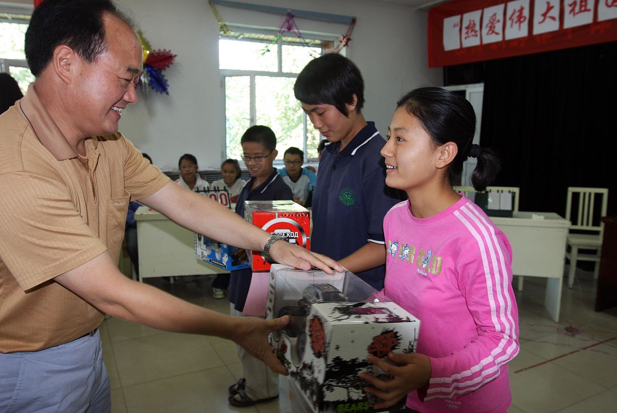 大学生社会实践总结：点亮希望，温暖家乡