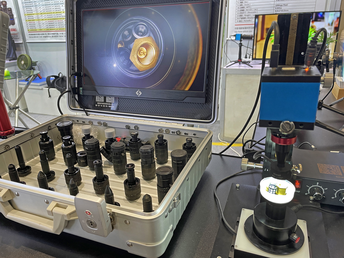 基于多功能传感器的数字化探究实验教学装置的设计与实践研究的关键技术和技术创新点