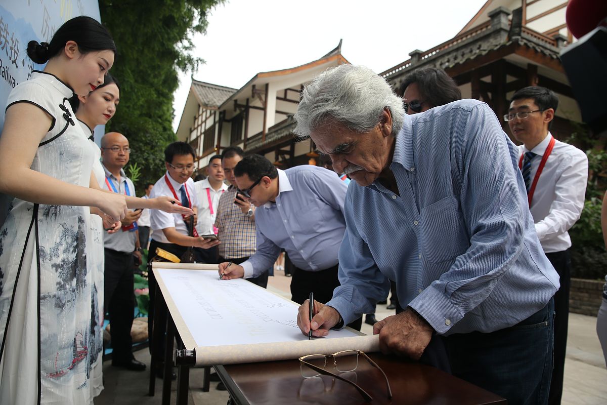 四川联合经济学校电子商务专业：培养电子商务人才，开拓职业新天地