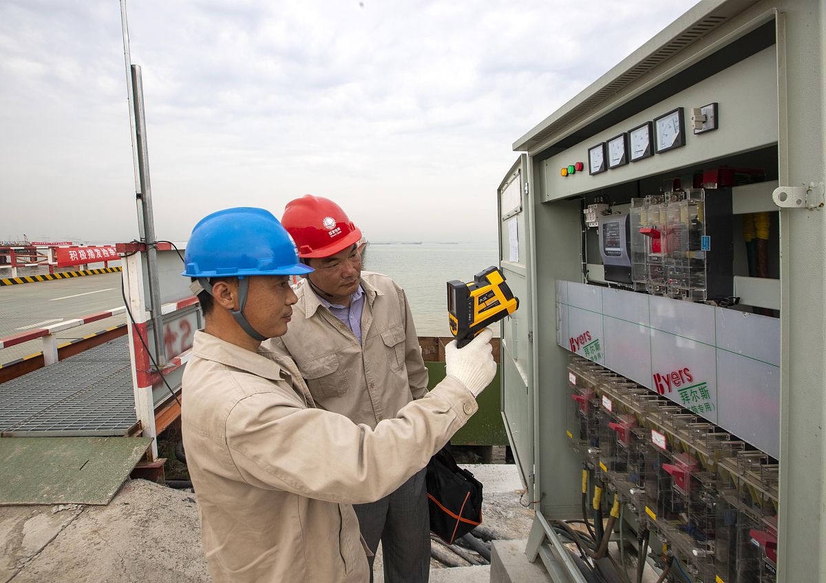 湖北3+2签人变电站电气设备安装与检修专业的学校有哪些？