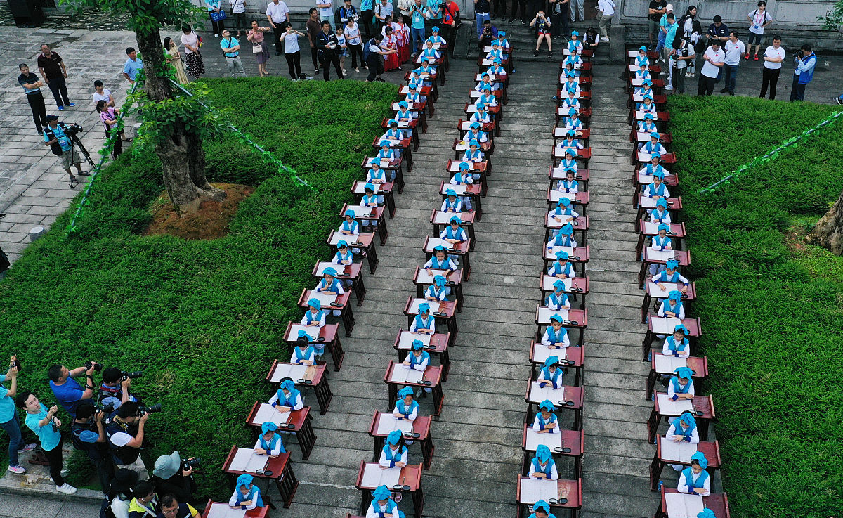 凤凰县育英民族学校2022年有哪些专业