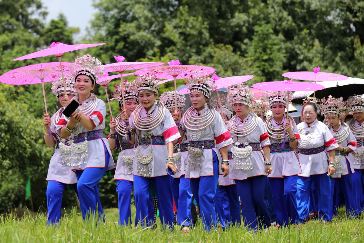 苗岭丰收舞蹈介绍