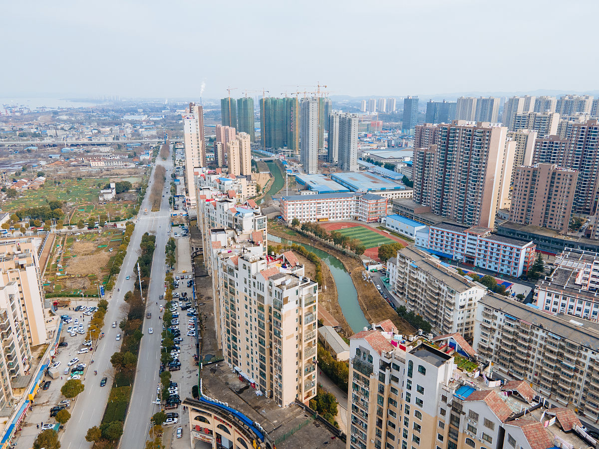 2022年2月20日,湖北省鄂州市,鄂城区城市风光.
