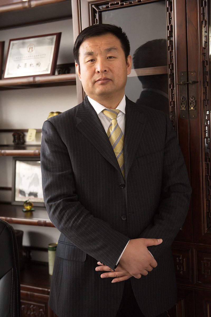 2013年12月30日,北京,翼龙贷网董事长王思聪接受记者采访.