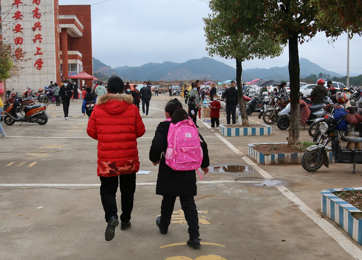 英山草盘职业中学2023年地址在哪里