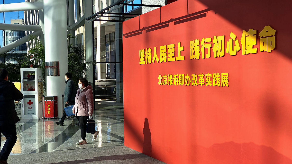 润色以下一句话：践行以人民为中心理念的体现