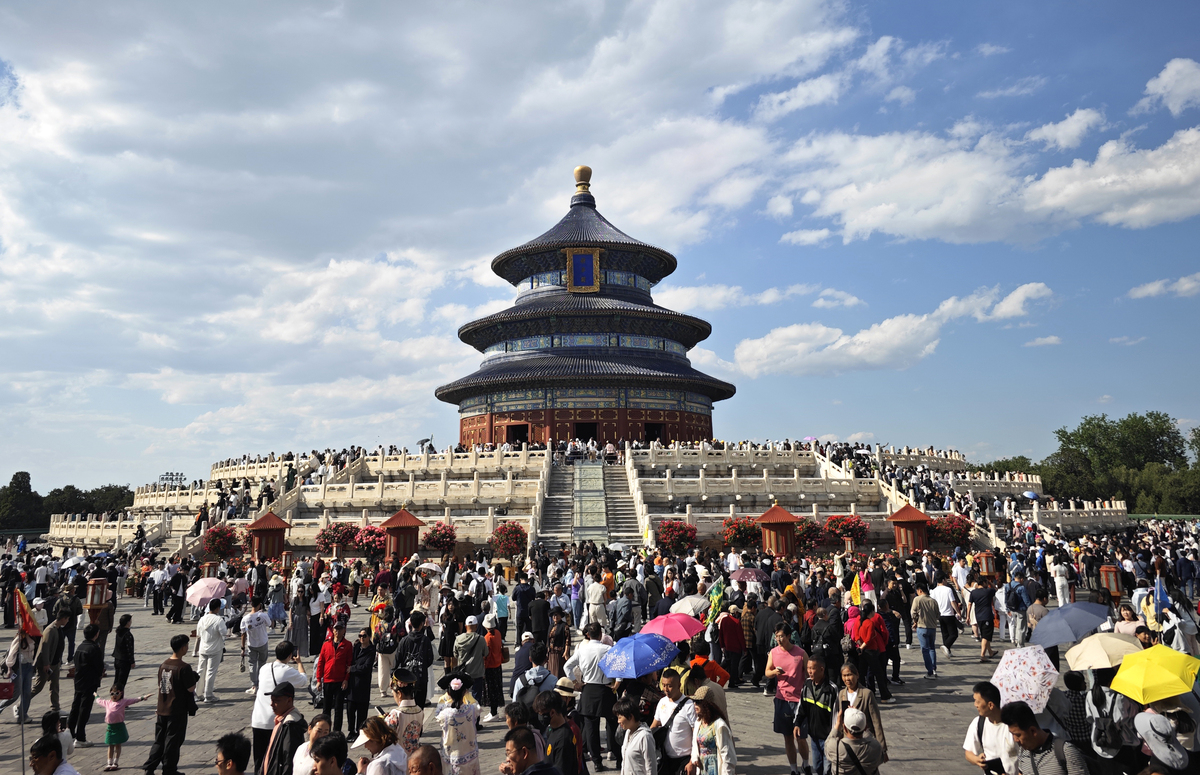 写一篇五一旅游必去景点推荐：让你玩转全国