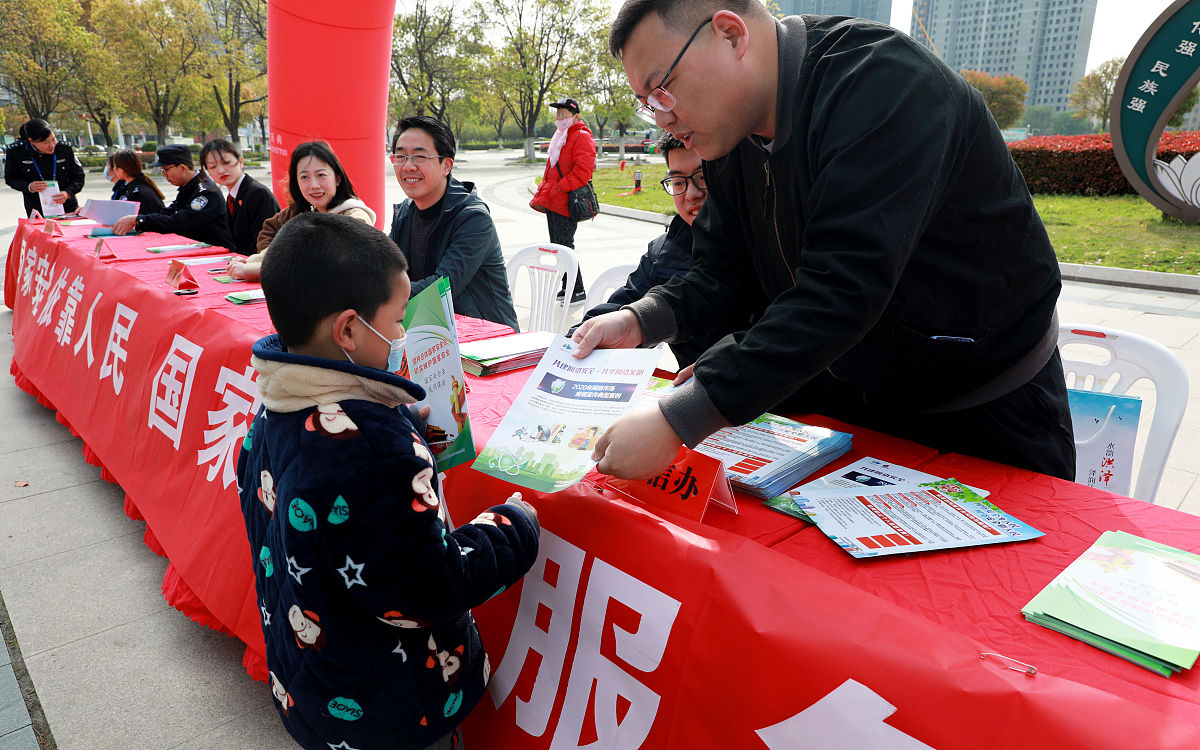 复旦大学公共卫生专业毕业生：如何为传染病与生物安全工作做好准备？