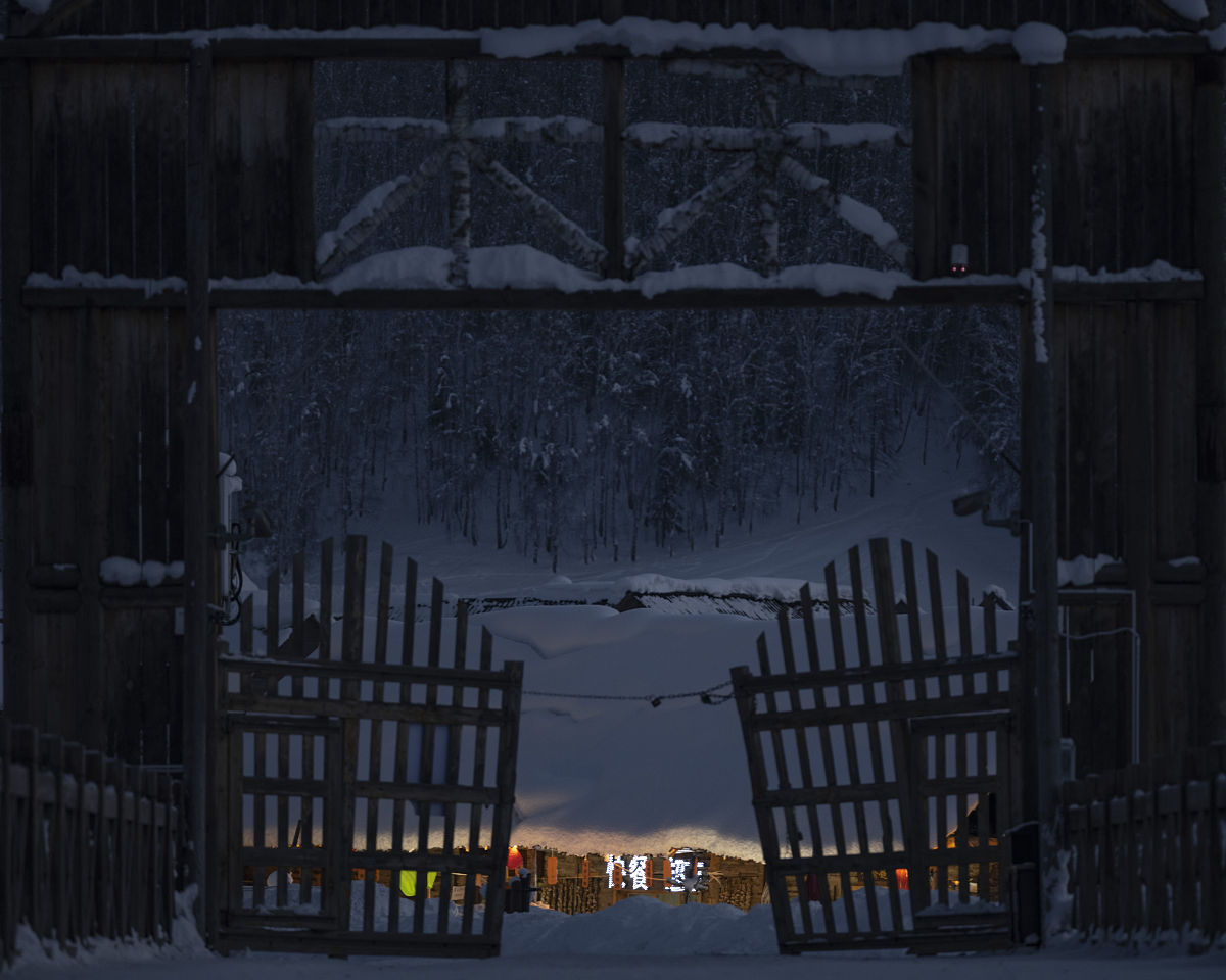 1 万元游戏电脑配置推荐：性能强劲，性价比高