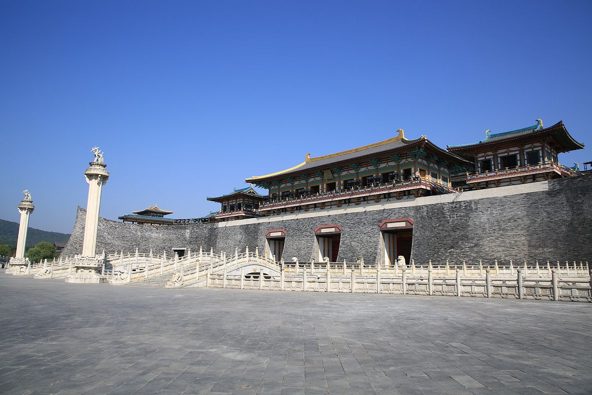 襄阳旅游服务学校2022年地址在哪？