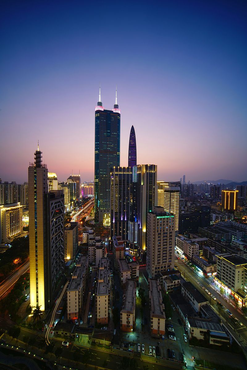 2021年2月20日,广东深圳,罗湖城市夜景.