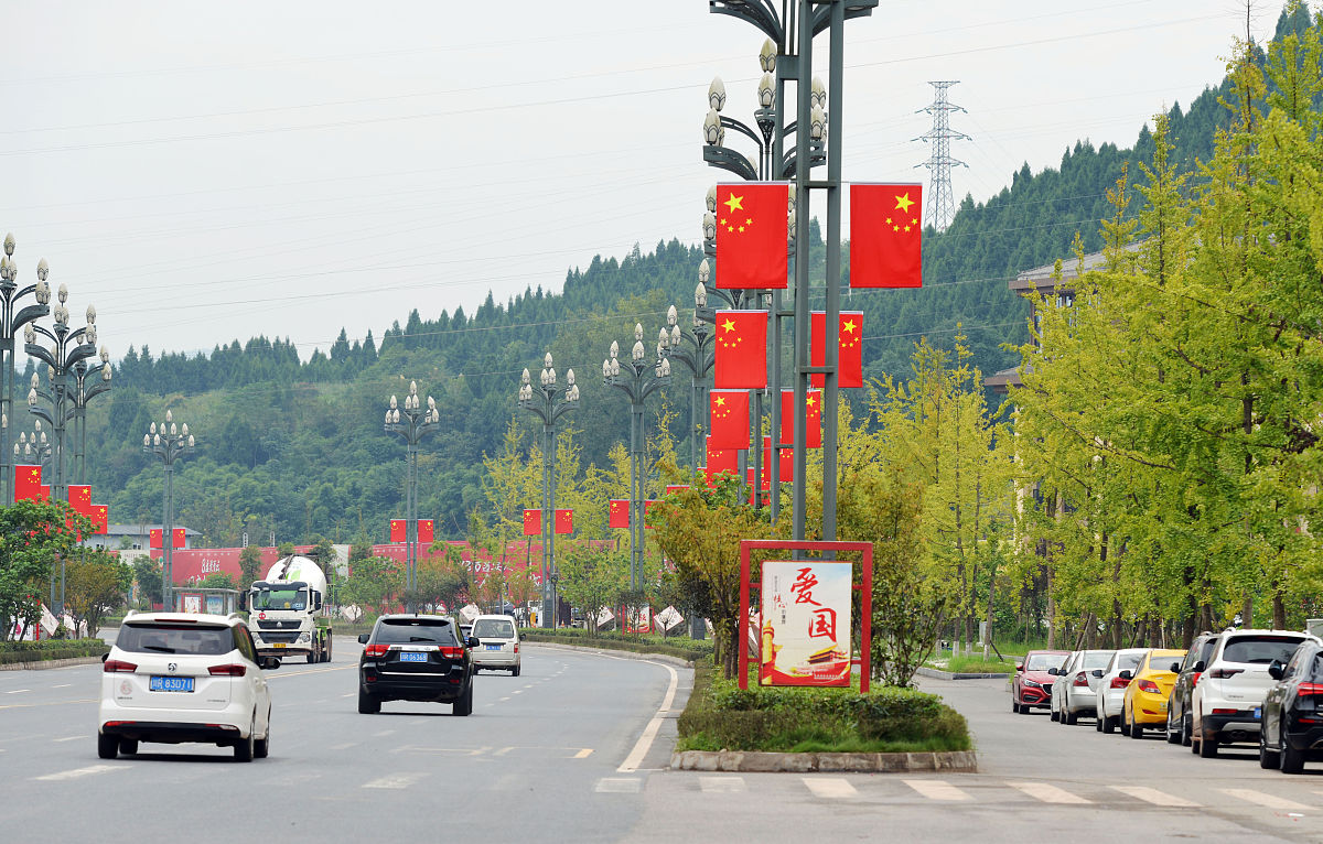 四川省南充市高坪职业高级中学招生办联系电话和地址