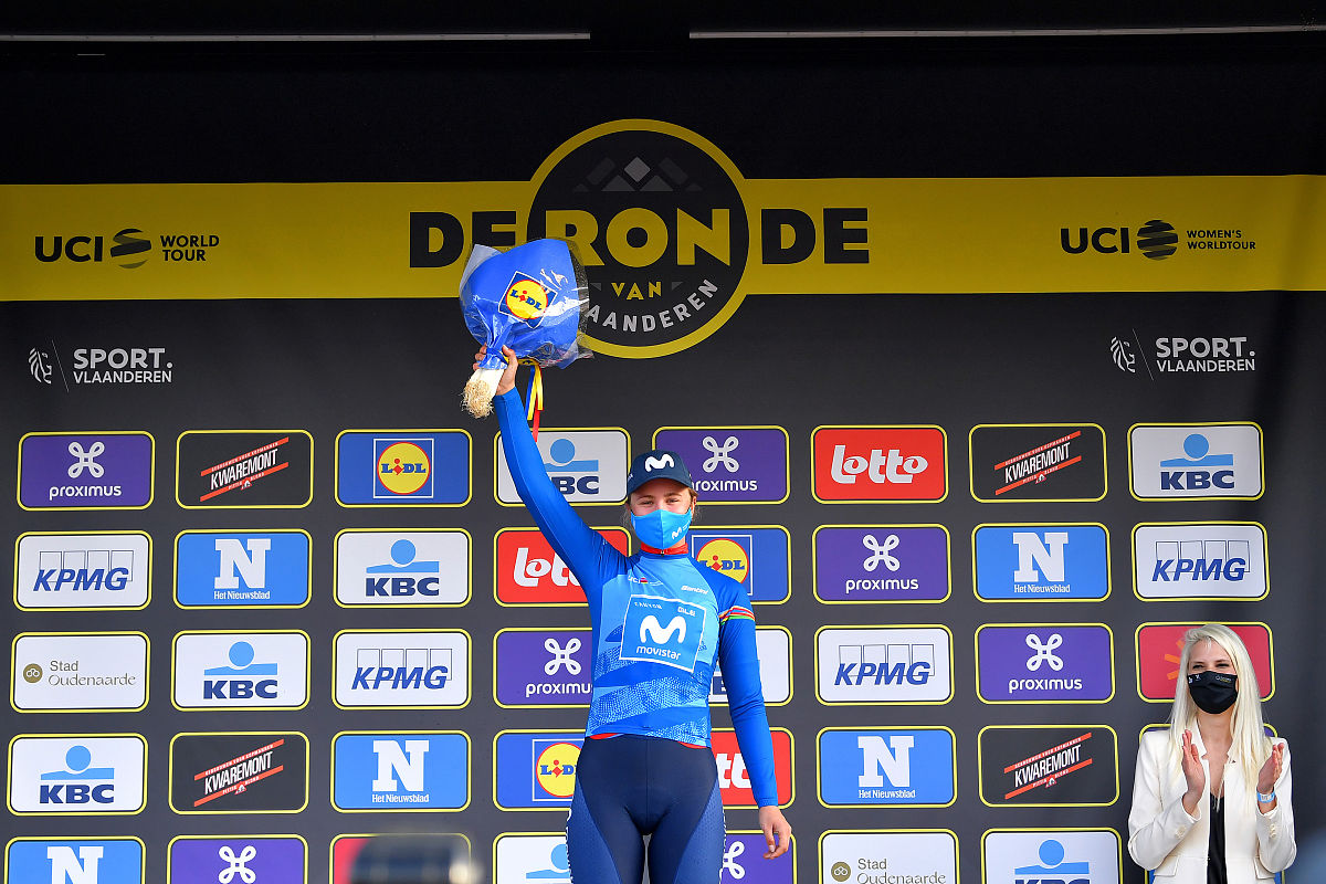 请帮我起个类似 csgo明星选手 这样独特的改编一个英文短语有数字特殊含义id