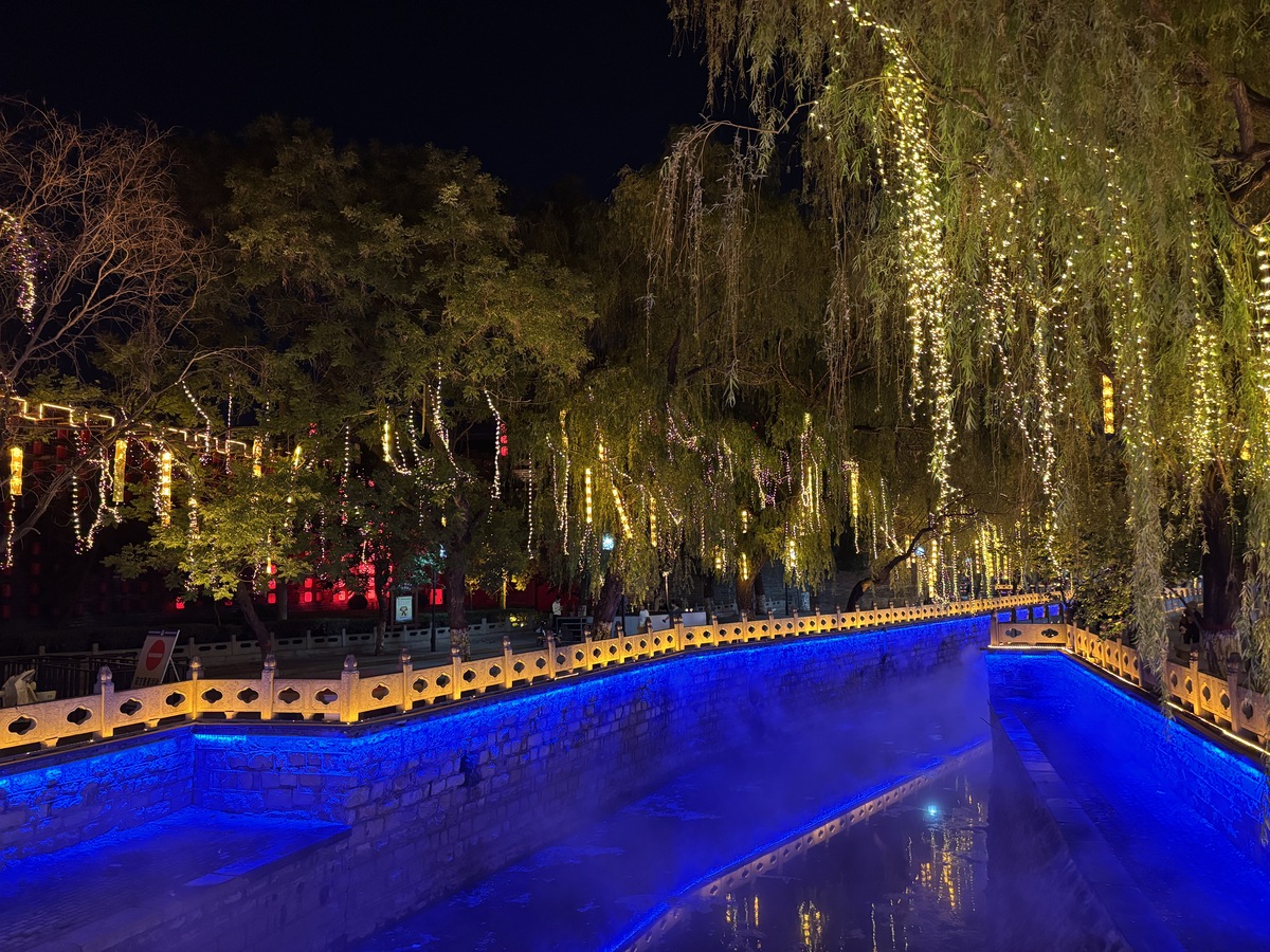 凤阳古城墙遗址公园荷花池需安装路灯，提升夜间安全