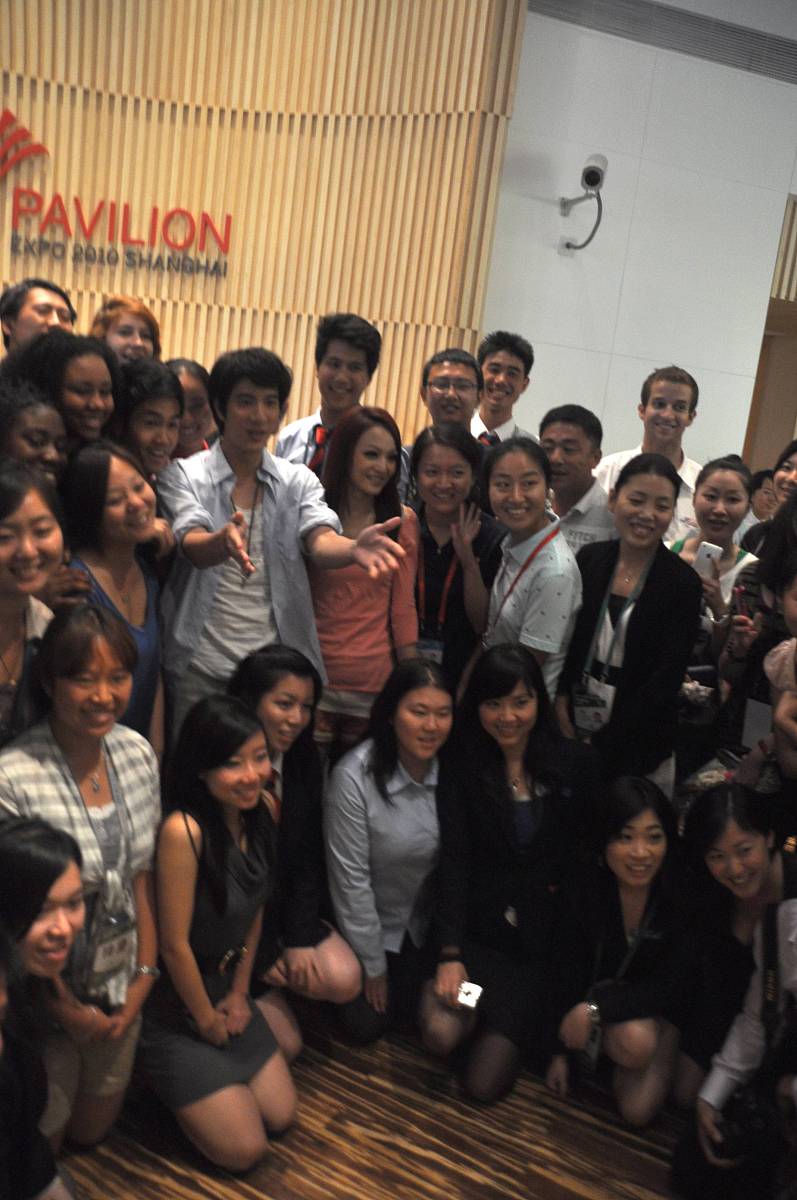 公司精英齐聚桂林